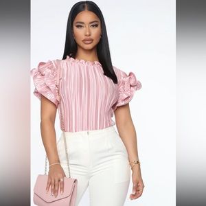 Fashion Nova ruffle top size small